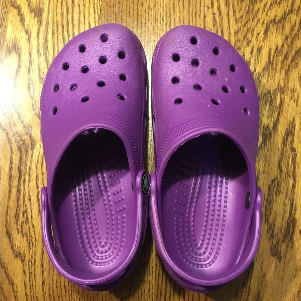 Girls Purple crocs